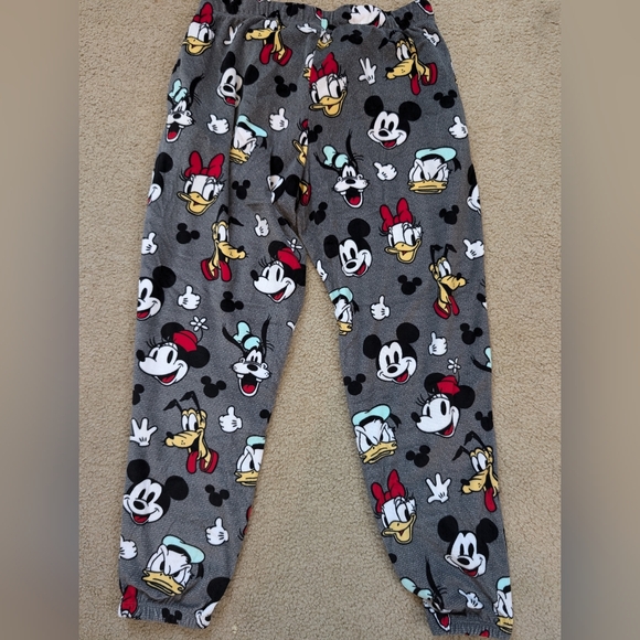 Disney pajamas - Picture 5 of 6